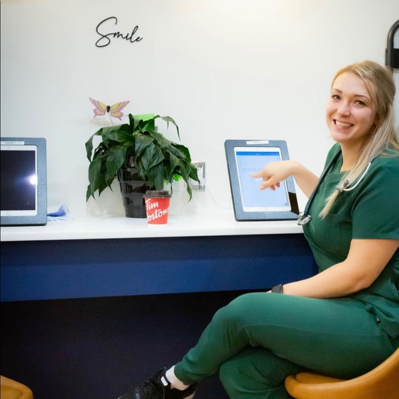 Lux Scrub Joggers - Picture 3 of 4